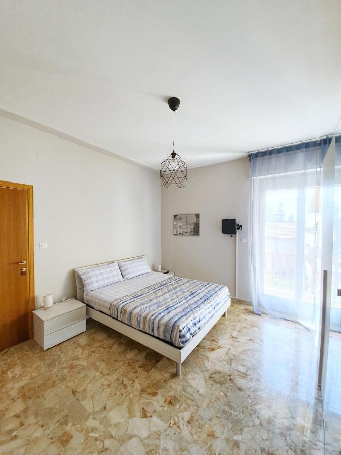 Affittacamere Zona Caserma-Stazione Foligno Buitenkant foto
