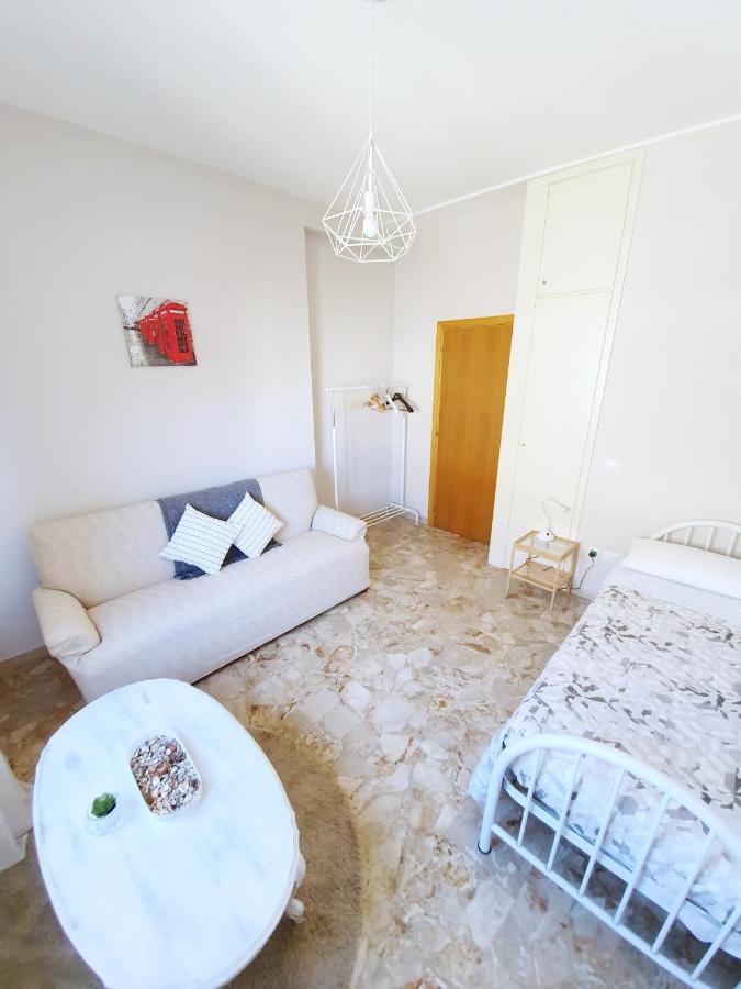 Affittacamere Zona Caserma-Stazione Foligno Buitenkant foto