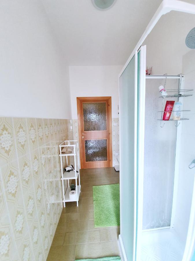 Affittacamere Zona Caserma-Stazione Foligno Buitenkant foto